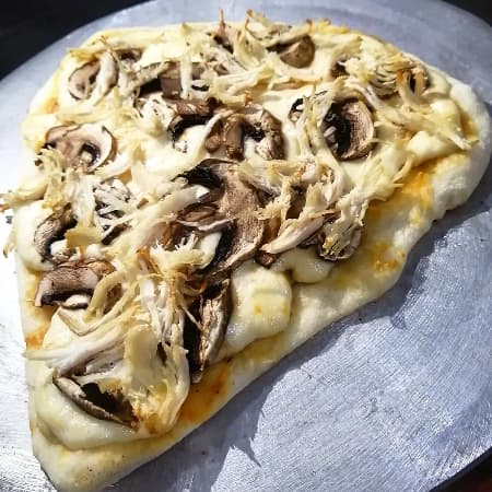 Pizza Pollo Champiñón