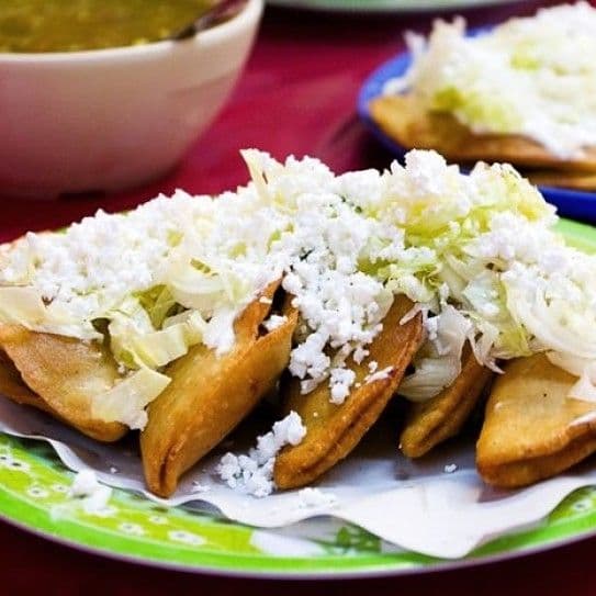 Quesadilla de tinga de pollo