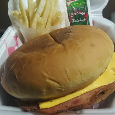 Chesse Burguer con Papas