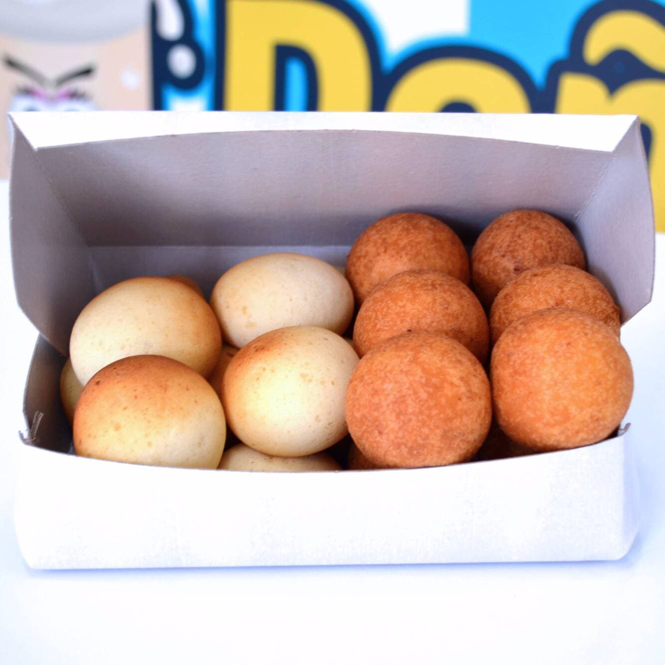 12 Buñuelos Más 12 Pandebonos