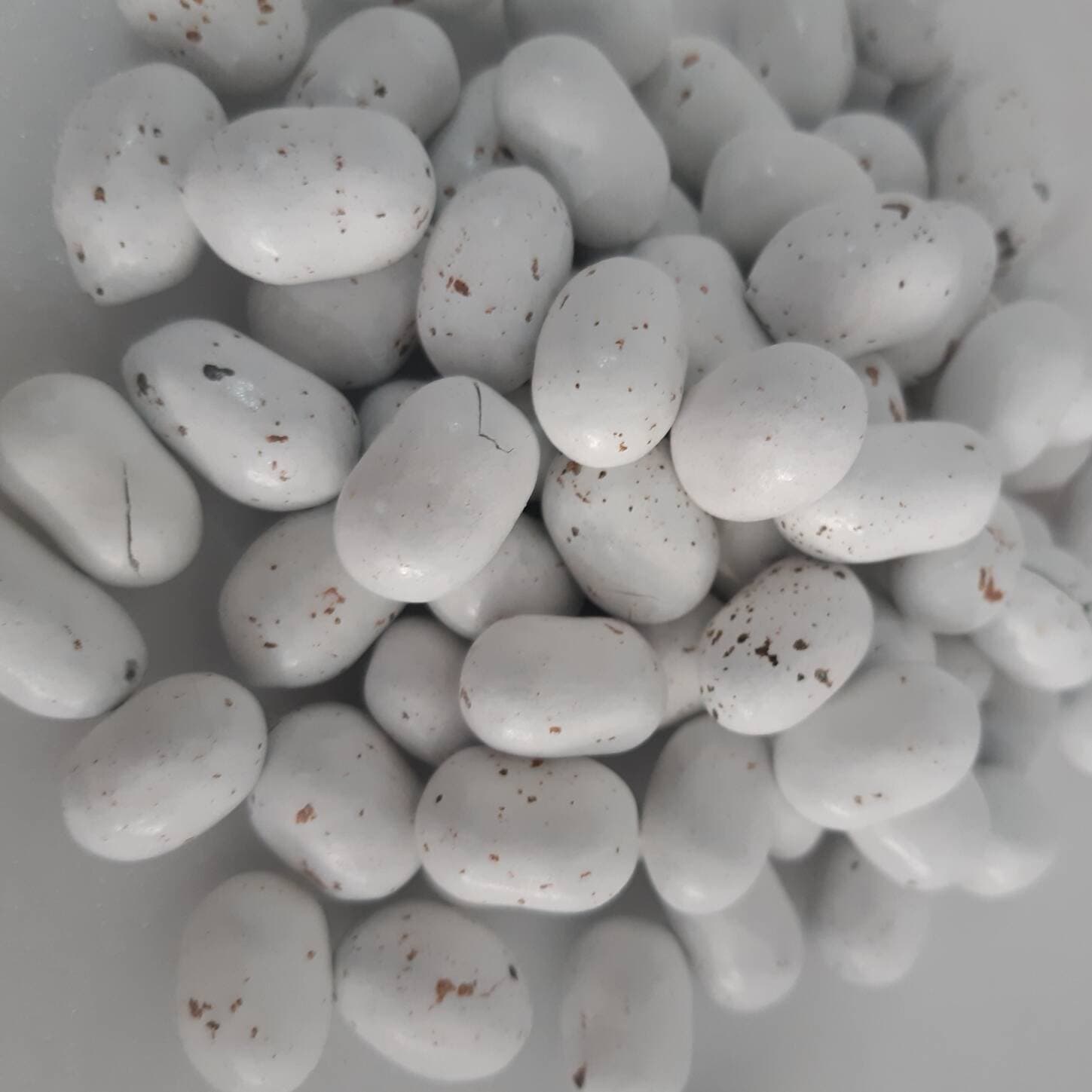 Huevito blanco de chocolate