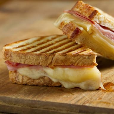 Sándwich de Jamón con Queso