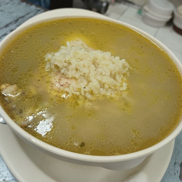 Caldo de Pollo