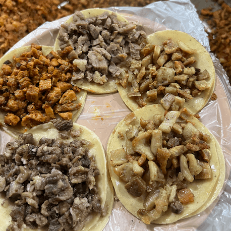 Orden de 5 Tacos + Agua Fresca del Día