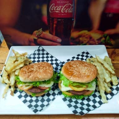 COMBO DELI HAMBURGUESA + PAPAS 😱🍔