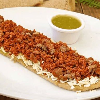 Huarache Pastor con Costra de Queso