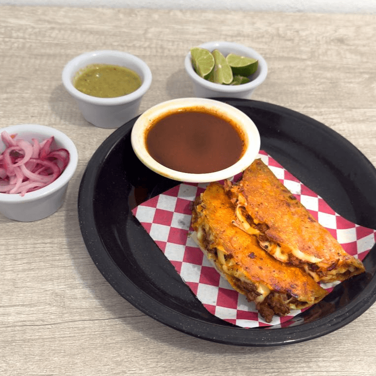 Combo Quesabirrias de Maiz + Consome Chopero