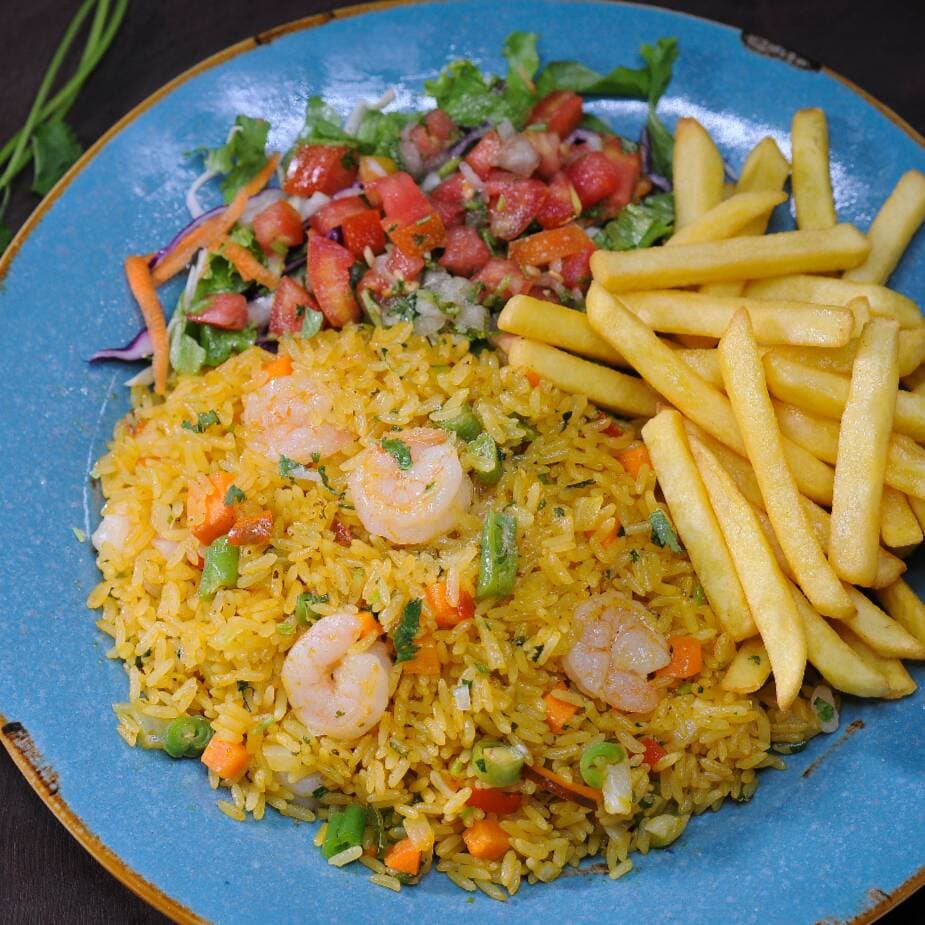 Arroz con Camarones + Refresco Natural
