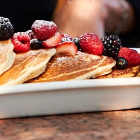 Pancakes & Berries