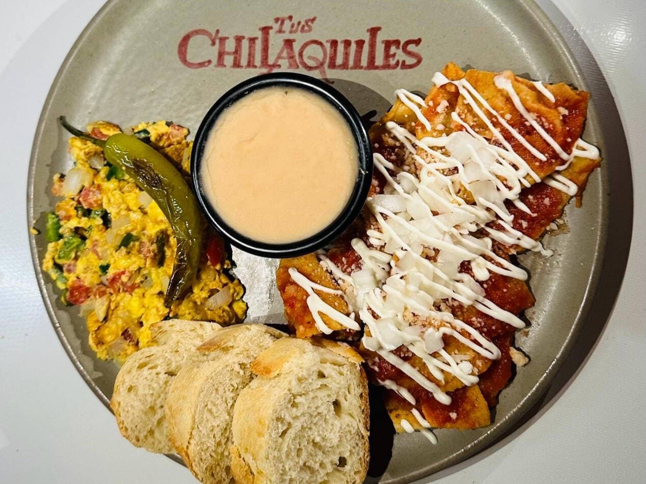 Tus Chilaquiles (Jesus Garcia)