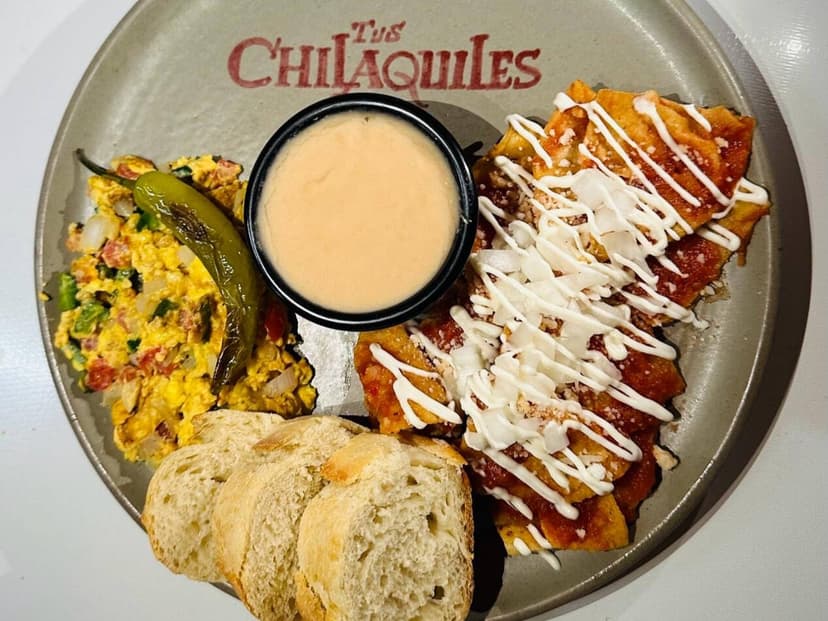 Tus Chilaquiles (Jesus Garcia)