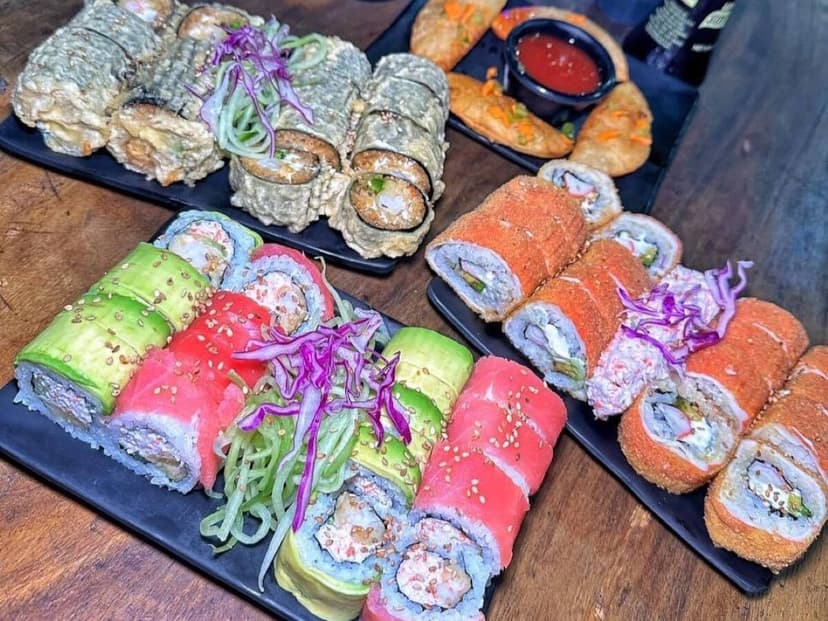 Breed Sushi (Sede Escobedo)