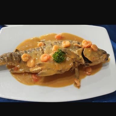 Bocachico en Salsa de Camarones