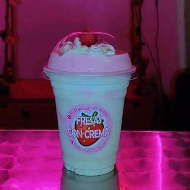 FRAPPÉ FRESAS CON CREMA C.