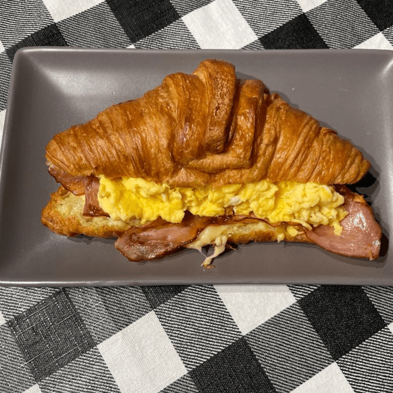 Croissant de Tocino y Huevo