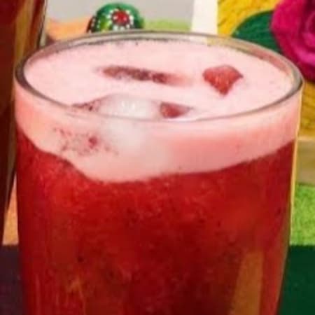 Agua de fresa