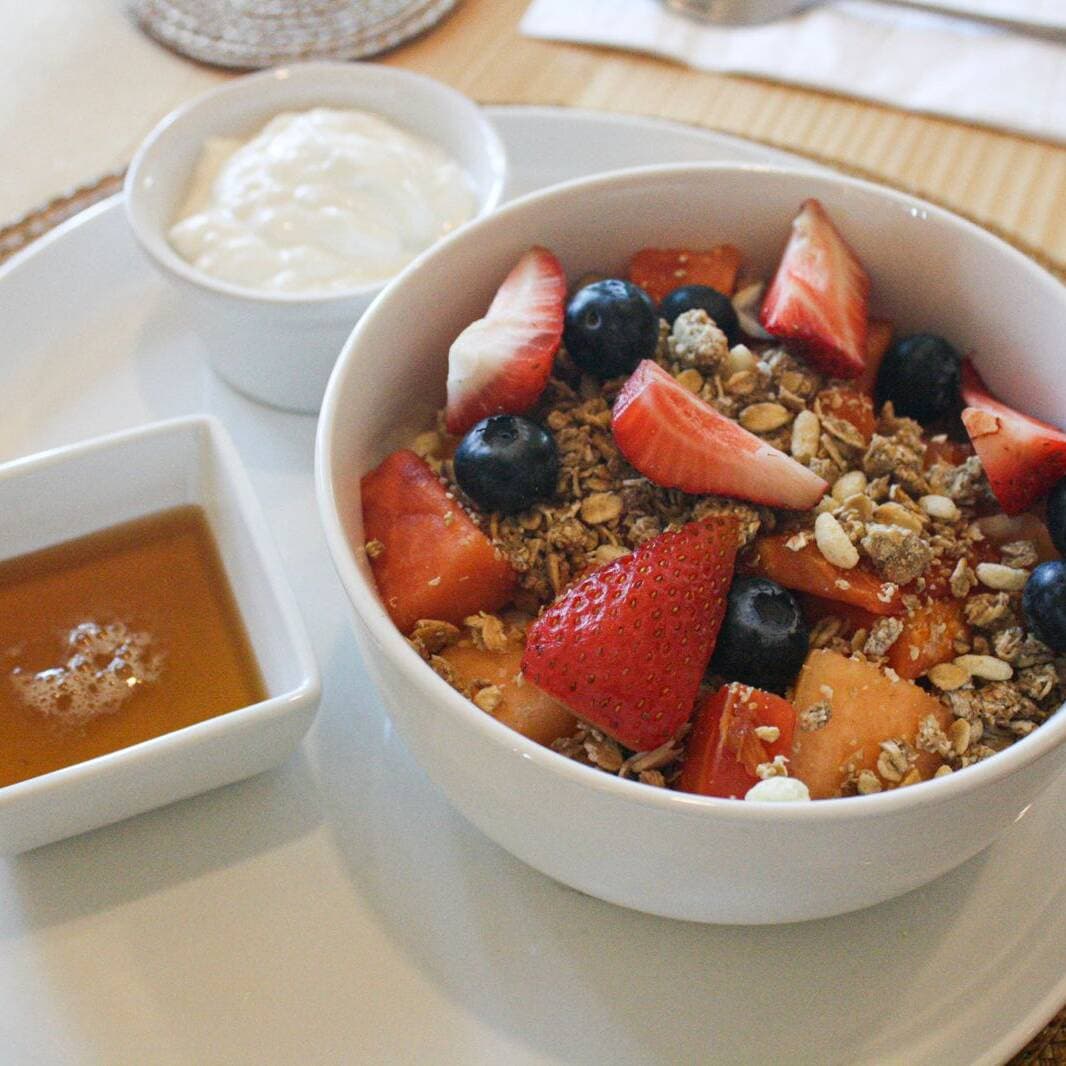 Tazón de Frutas con Yogurt