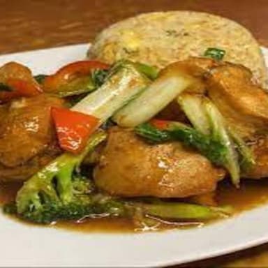 Pollo Trozo con verdura + chaufa
