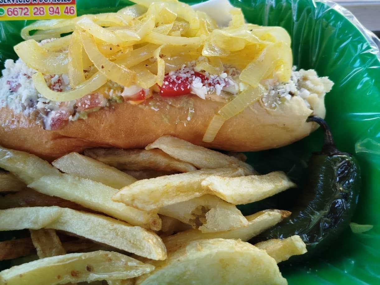 LOS DEL COMANDANTE Hot Dogs