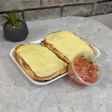 Molletes Frijoles