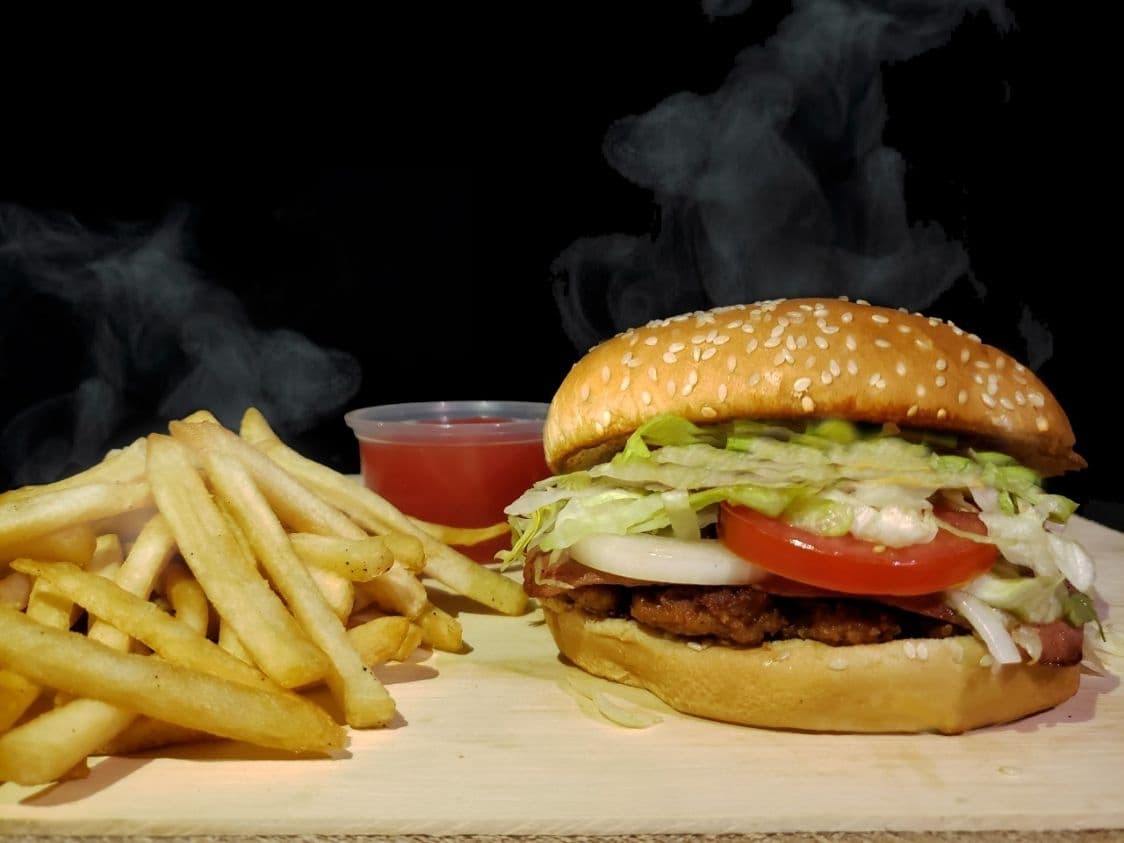 HAMBURGUESA CON TOCINO