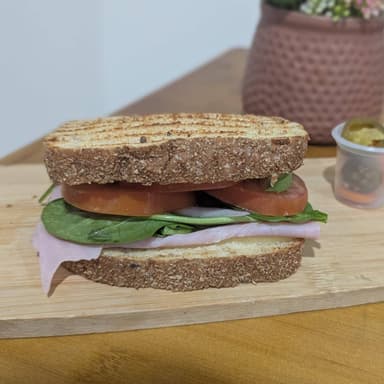 Sandwitch de Jamon de Pierna + Bebida Refrescante