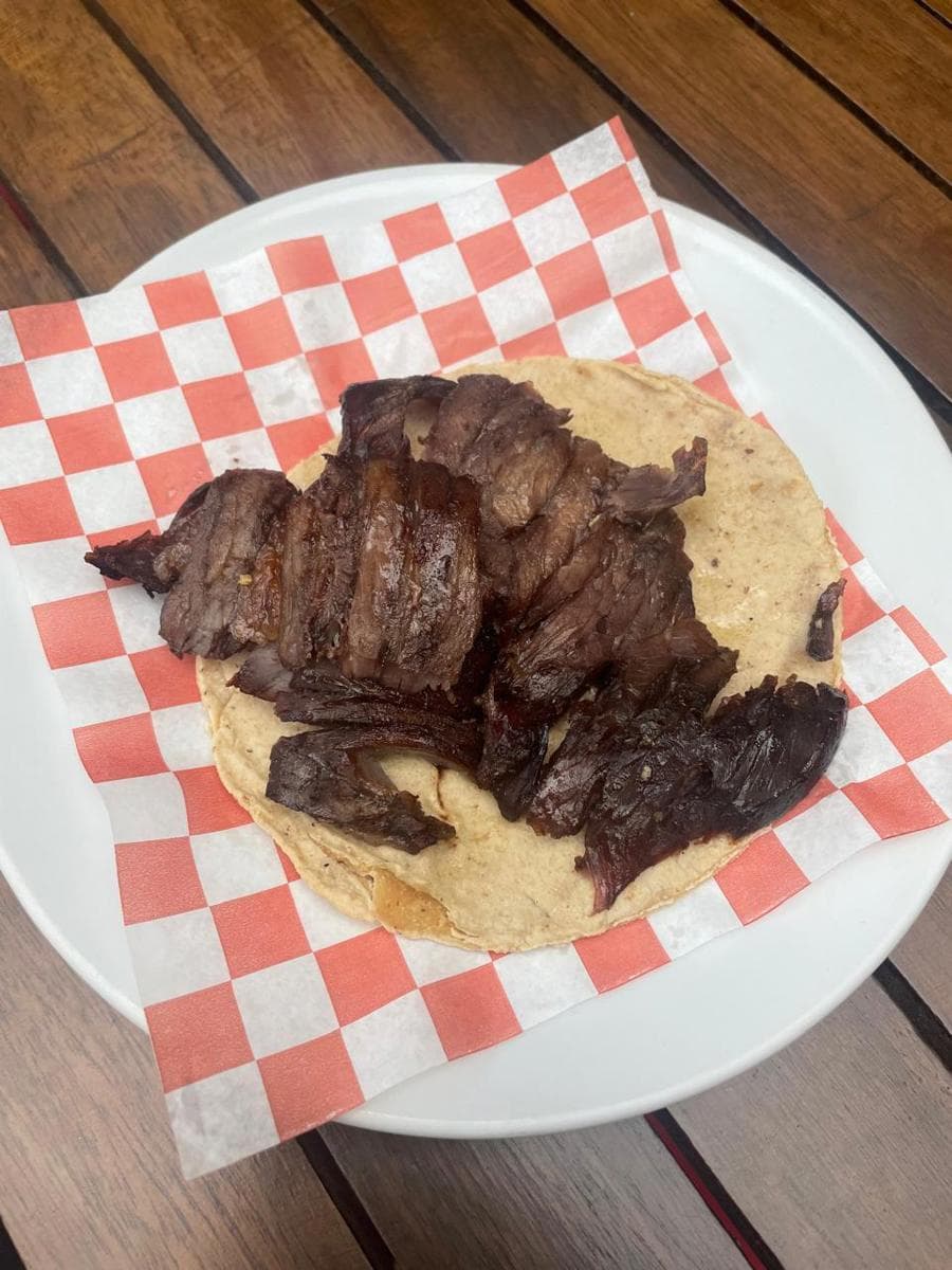 TACO DE SIRLOIN CON QUESO