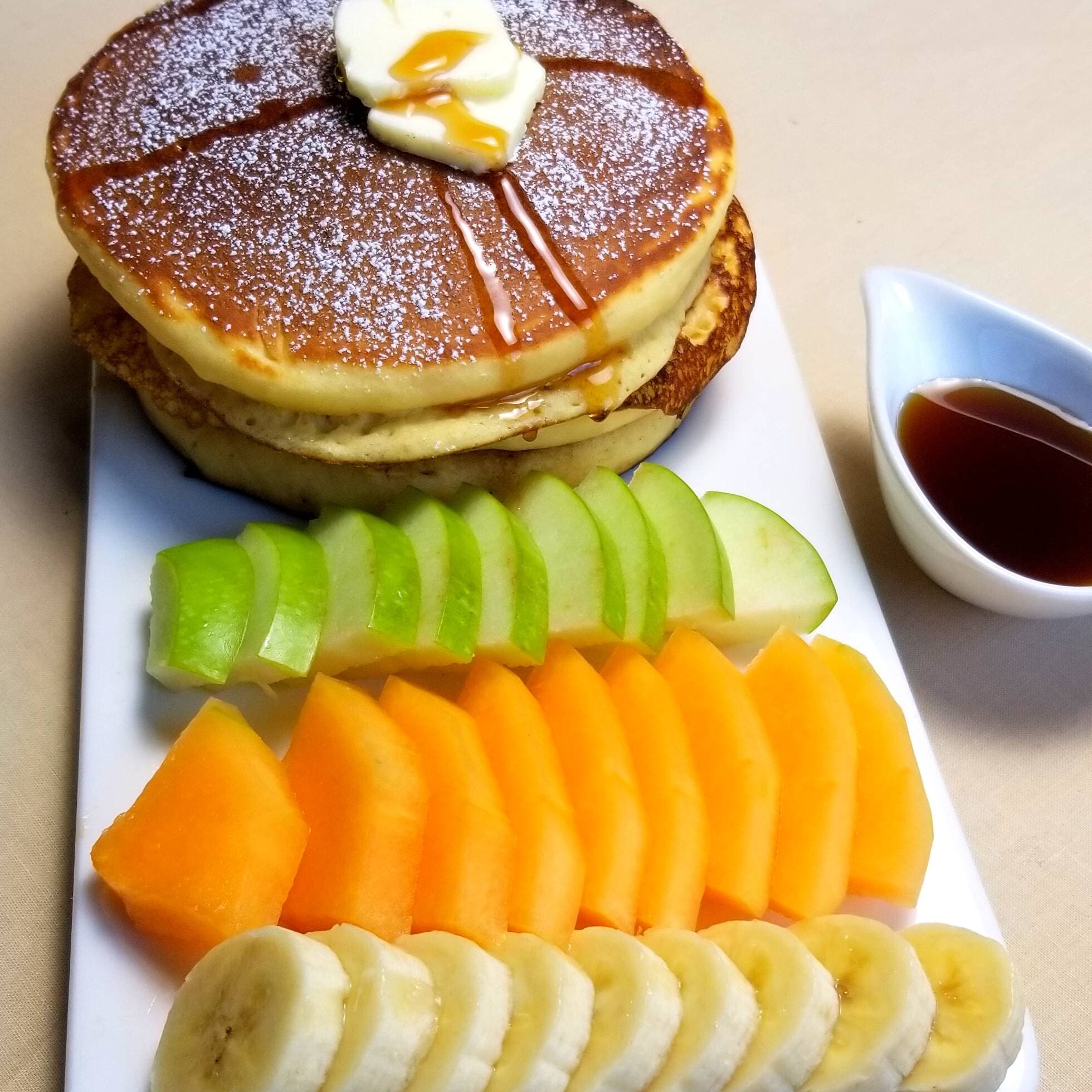 Hot Cakes con Fruta