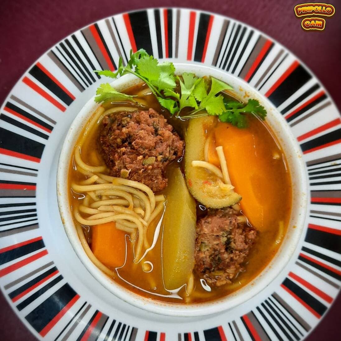 Albóndigas con Fideos