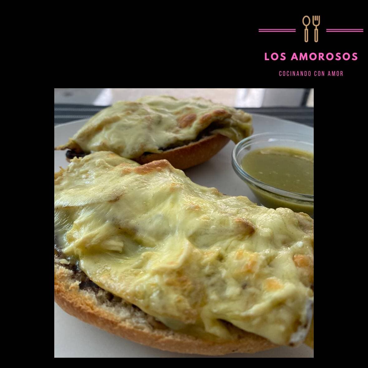 Molletes con Chilaquiles - Tecolotes