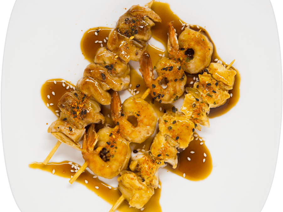 Yakitoris Mixtas (Pollo, Arrachera y Camarón)