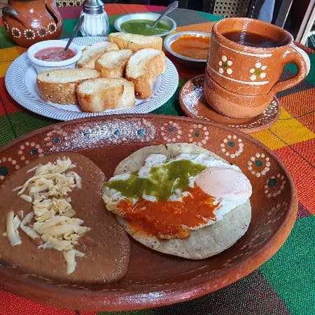 1/2 Orden de Huevos Divorciados