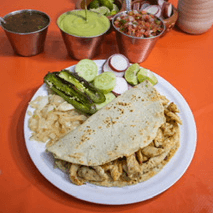 Quesadilla de Maíz con Pollo