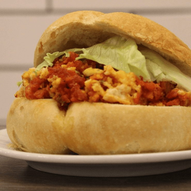 Pan con Salchicha Huachana