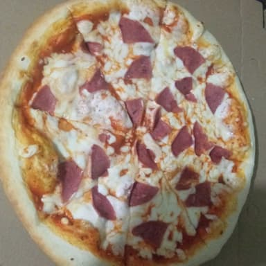 Pizzza Grande de Salami