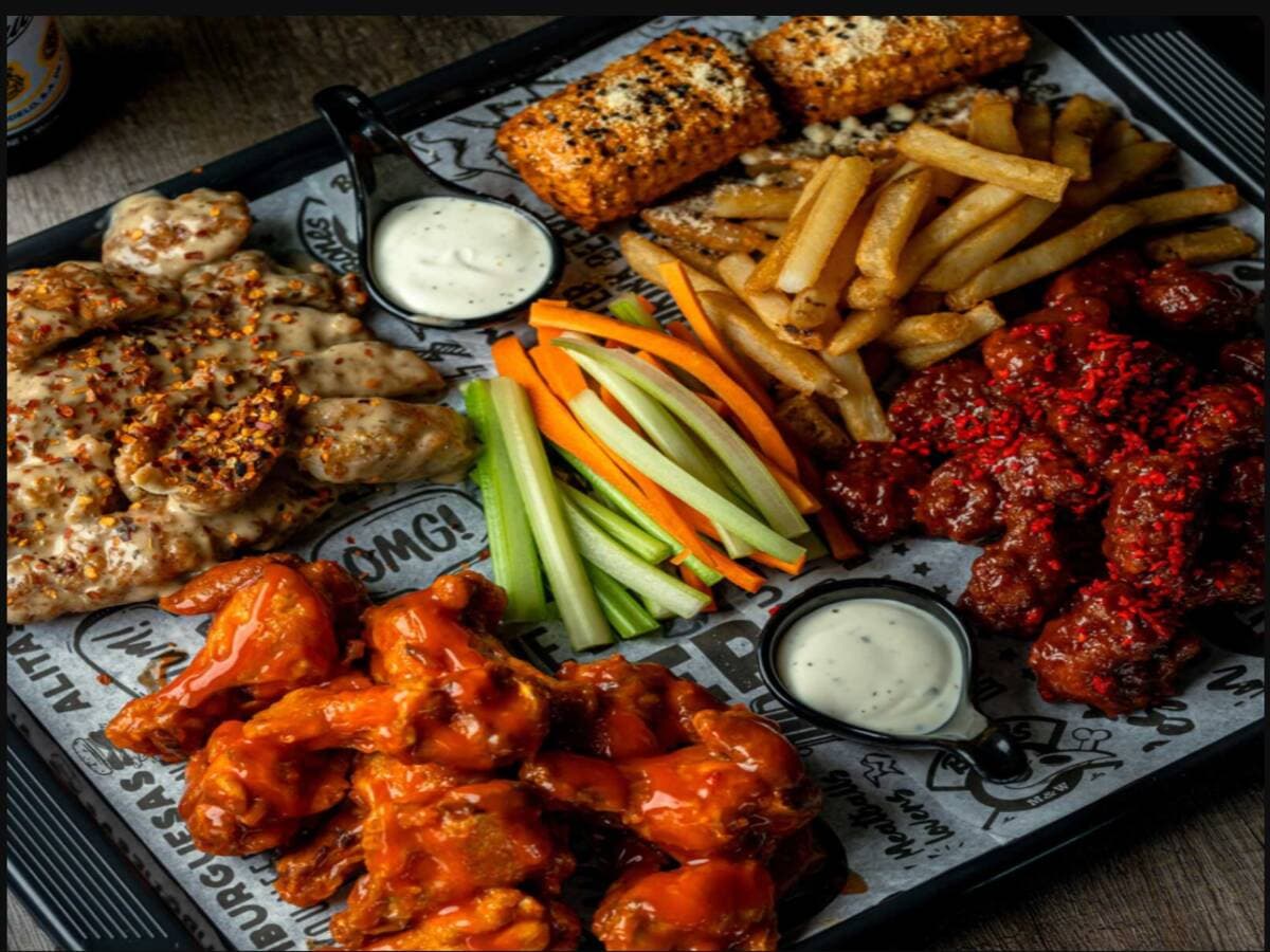 Bones Meatballs & Wings Arqueros