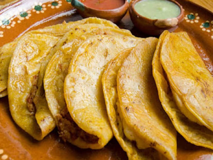 Tacos de Canasta la Tradición Suc Los Pinos