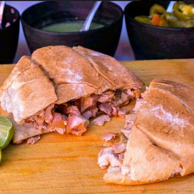 Torta de carnitas