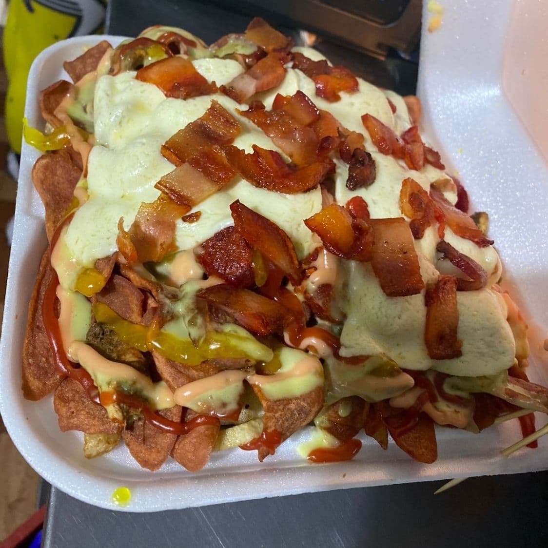 Salchipapota Mega Especial (4 Pers) + Econolitro