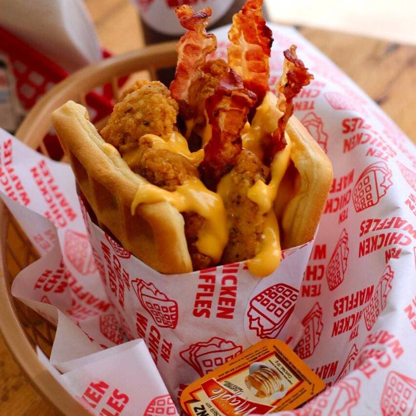 2 Chicken Waffles Dobles + Gratis 1 Chicken Waffle