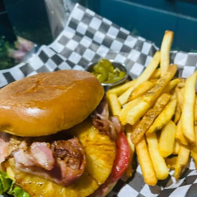 Hamburguesa Deadpool con Papas