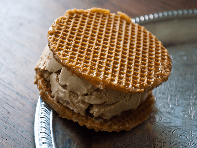 Sandwich Helado de Wafle Holandés