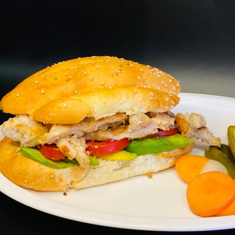 Combo Milanesa de Pollo + Agua del dia