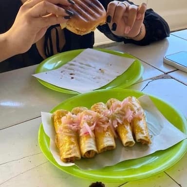 COMBO: 5 TACOS SENCILLOS+1 TORTA