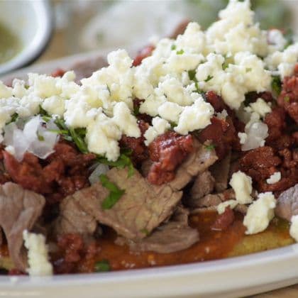 Huarache Campechano Longaniza con Bistec