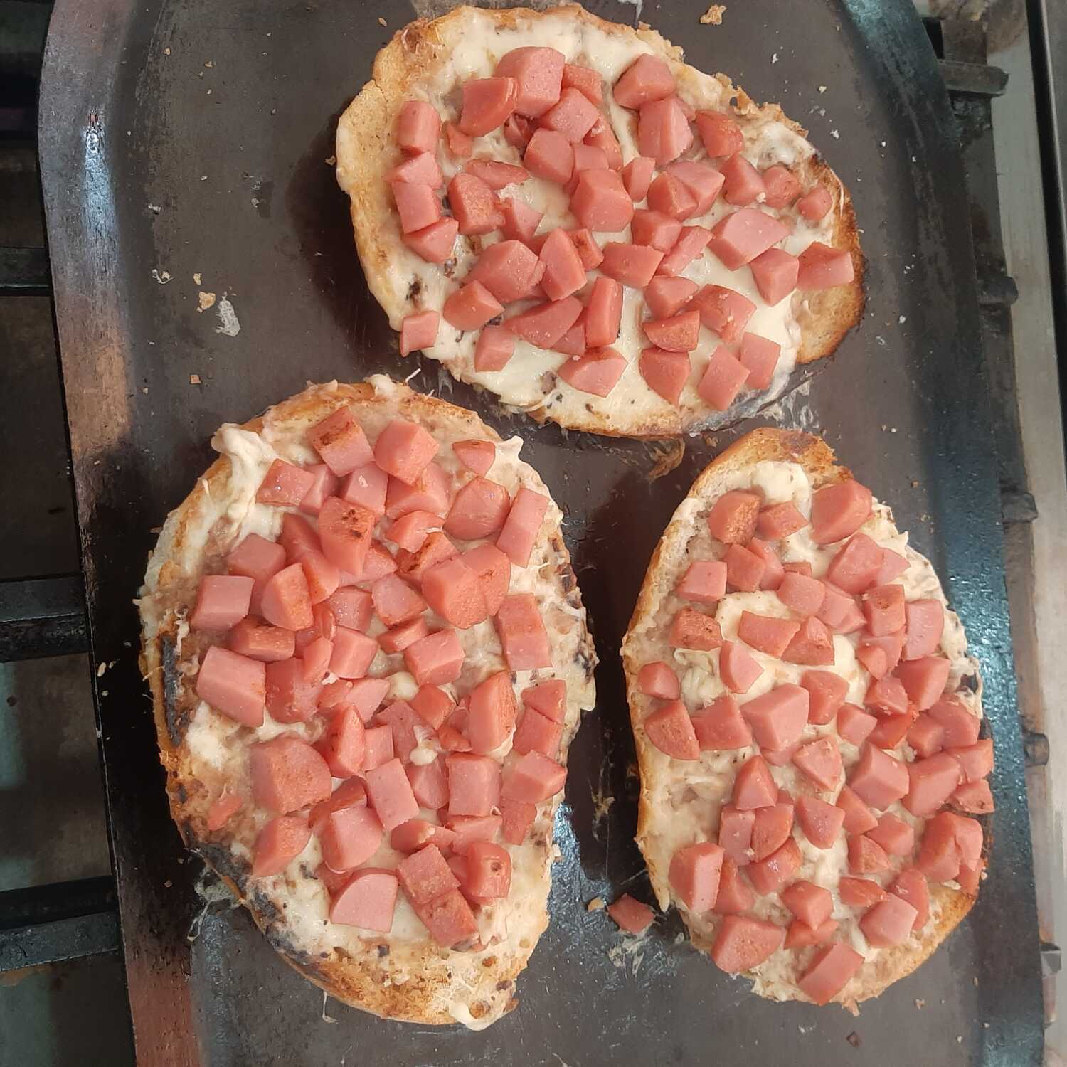 Molletes con Salchicha
