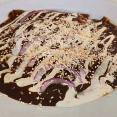 ENCHILADAS DE MOLE