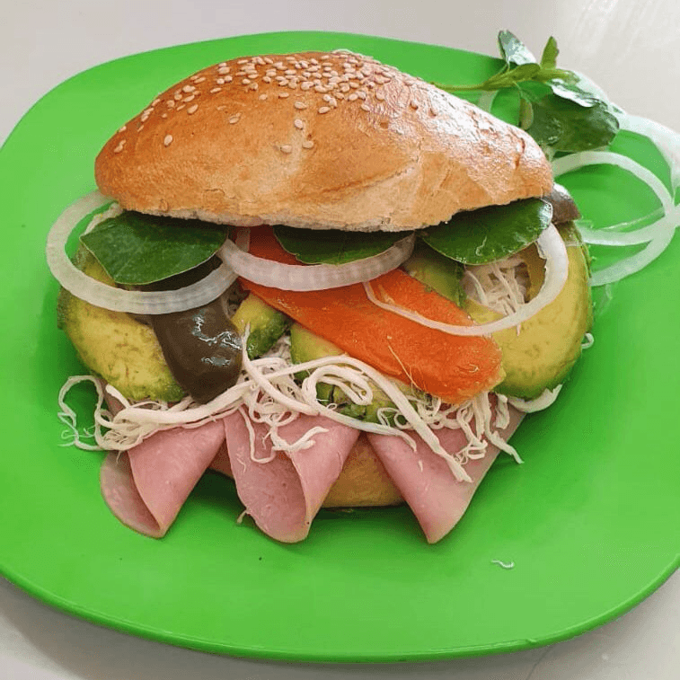 CEMITA DE JAMÓN ..