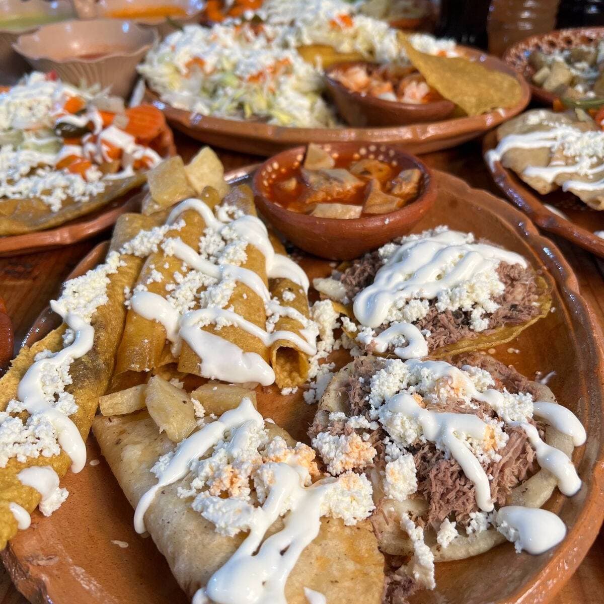 4 Quesadillas + Coca