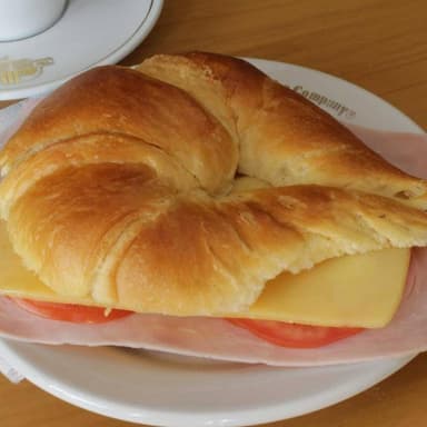 Croissant de Jamón y Queso